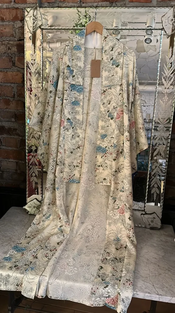 Shop Kyoto Vintage Warehouse - Silk Kimono - Ecru With Flowers