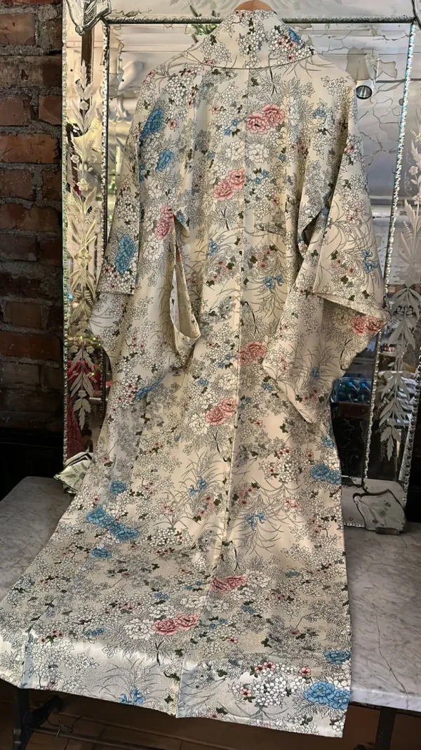 Shop Kyoto Vintage Warehouse - Silk Kimono - Ecru With Flowers